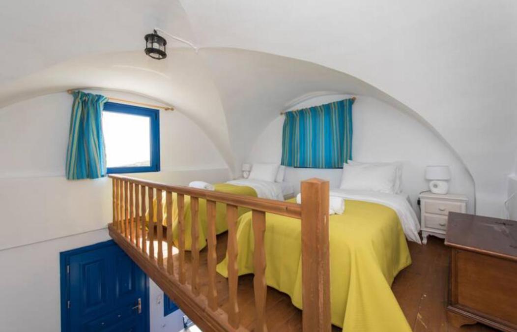 Santorini Traditional Suites Vothon Exterior photo